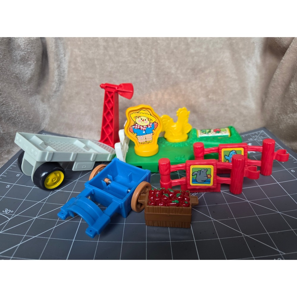 Vintage Fisher Price Little People Farm Lot Garden Windmill Cart Trailer Fence